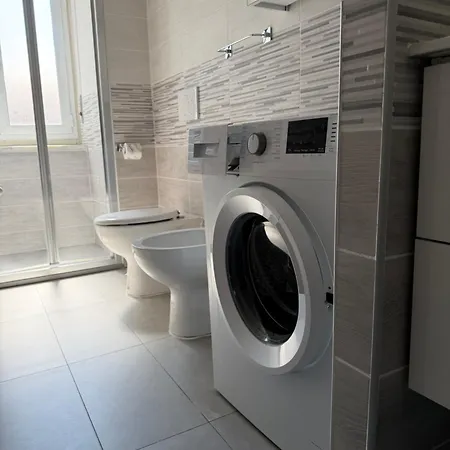 Bilocale A Due Passi Dal Centro Apartment *